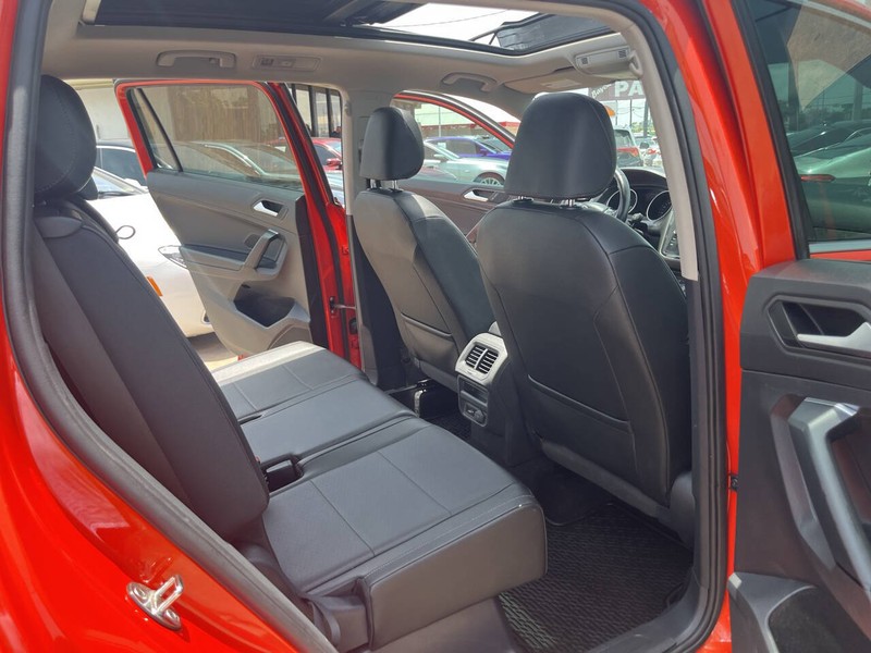 Volkswagen Tiguan Vehicle Image 16