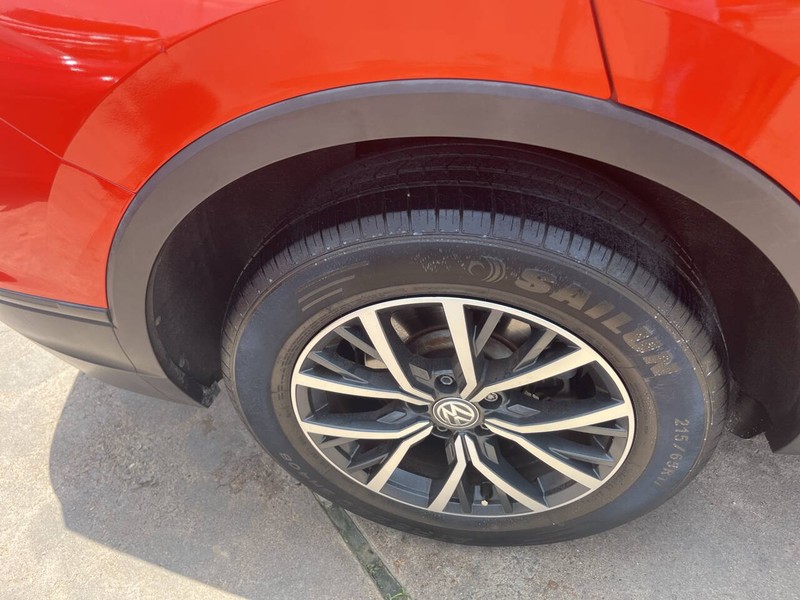 Volkswagen Tiguan Vehicle Image 18