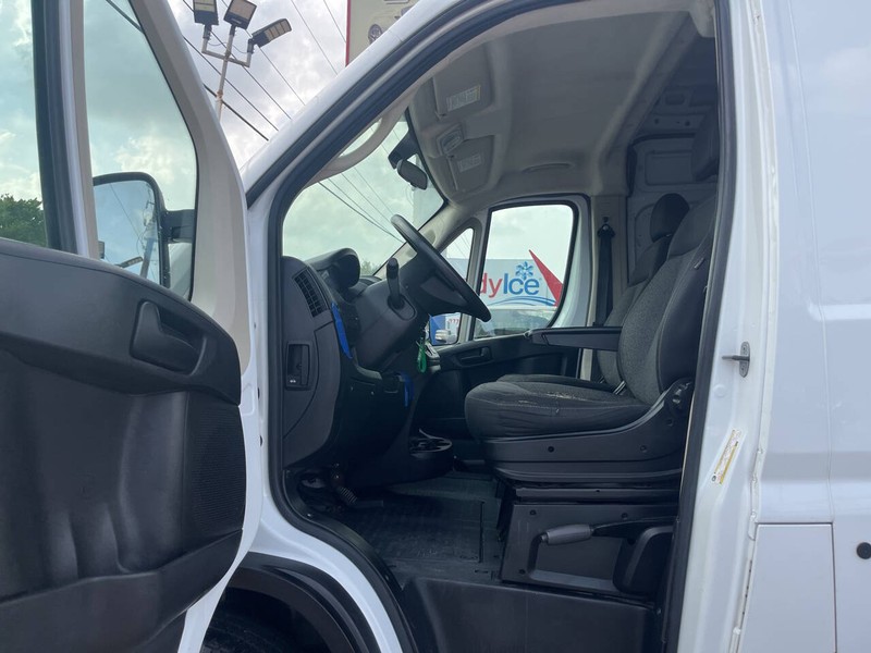 Ram ProMaster Cargo Van Vehicle Image 11