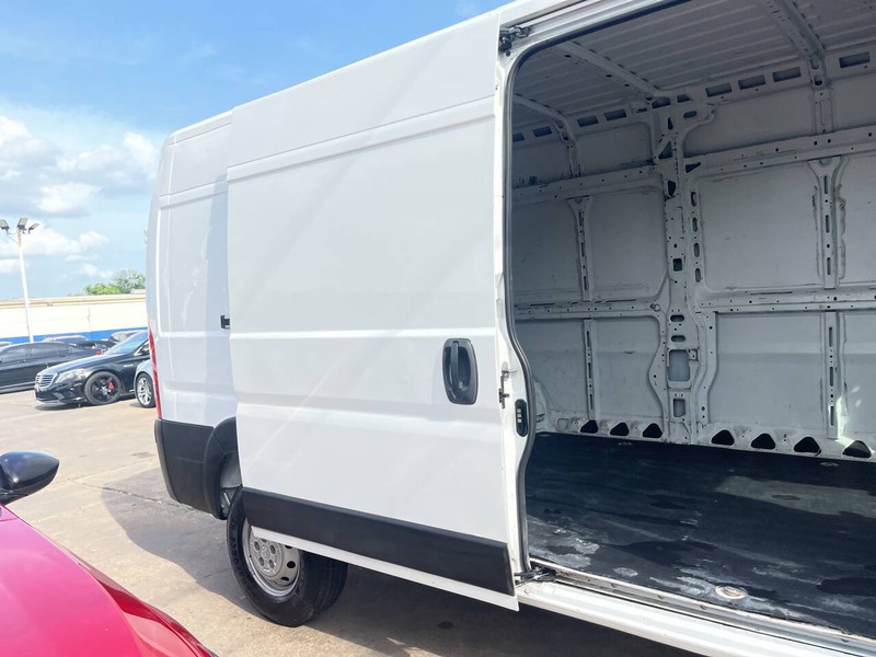 Ram ProMaster Cargo Van Vehicle Image 23