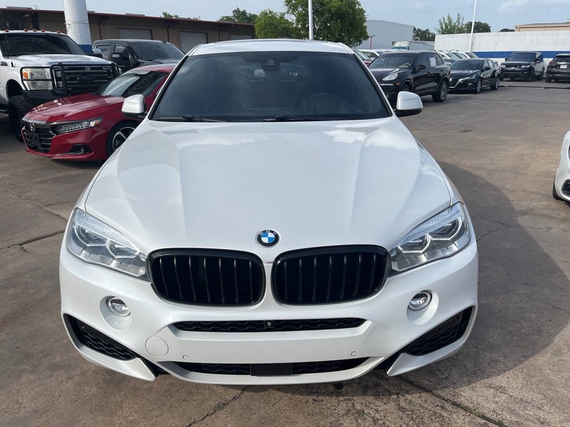 BMW X6 Vehicle Image 02