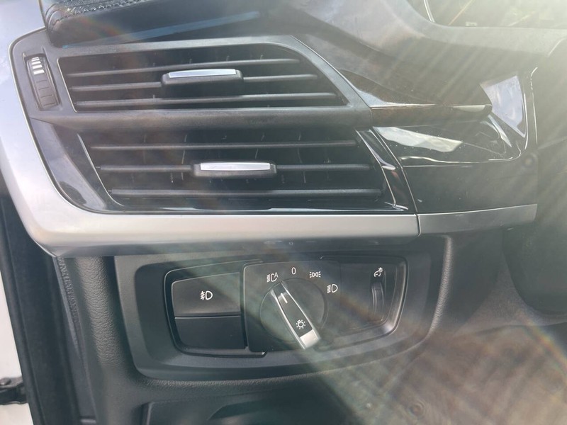 BMW X6 Vehicle Image 13