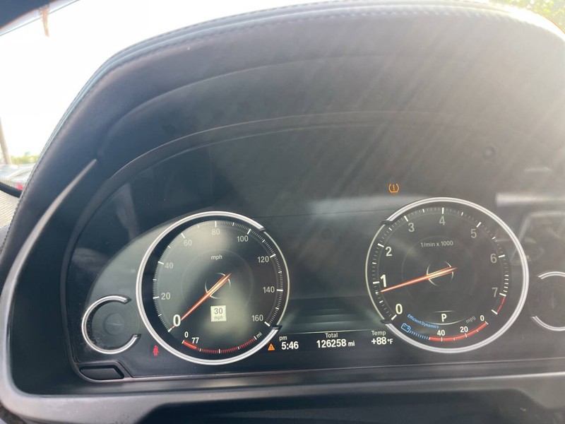 BMW X6 Vehicle Image 14