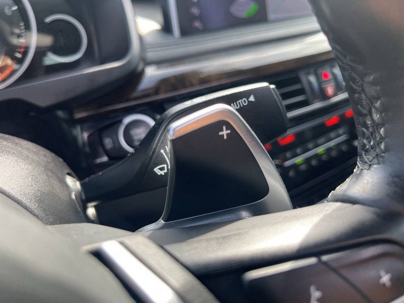 BMW X6 Vehicle Image 16