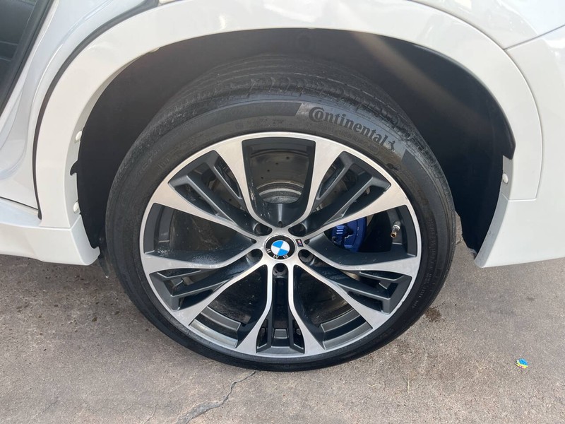 BMW X6 Vehicle Image 34