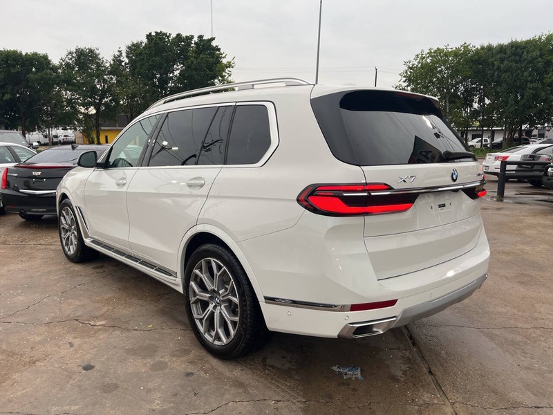 BMW X7 Vehicle Image 05