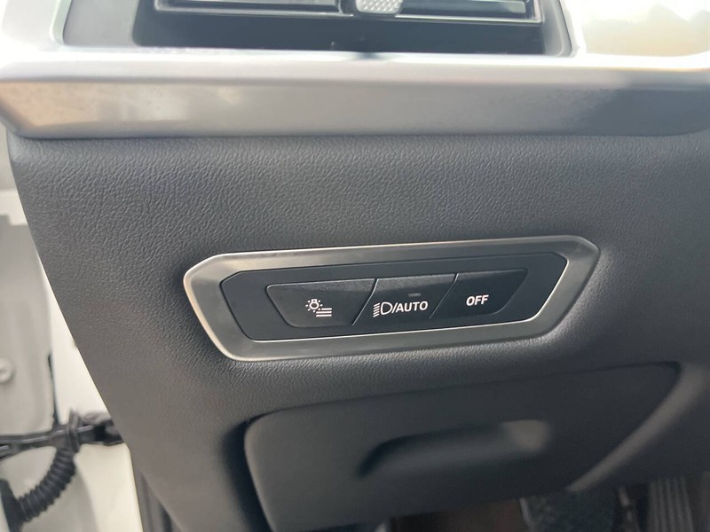 BMW X7 Vehicle Image 09