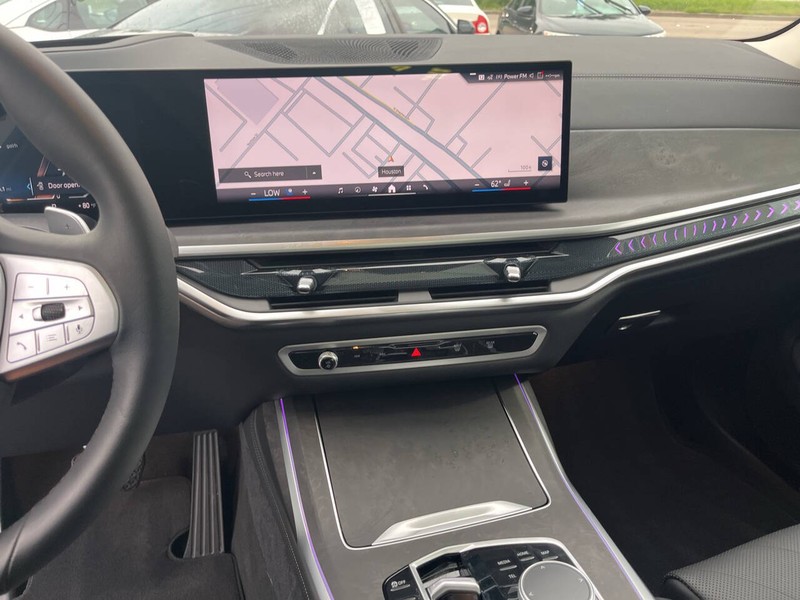 BMW X7 Vehicle Image 14