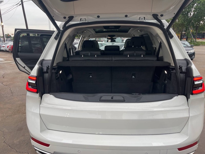 BMW X7 Vehicle Image 24