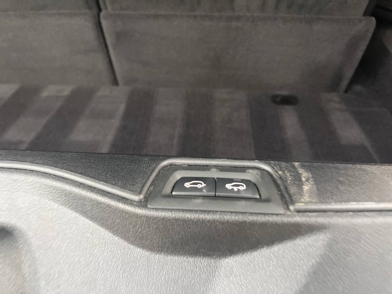 BMW X7 Vehicle Image 25