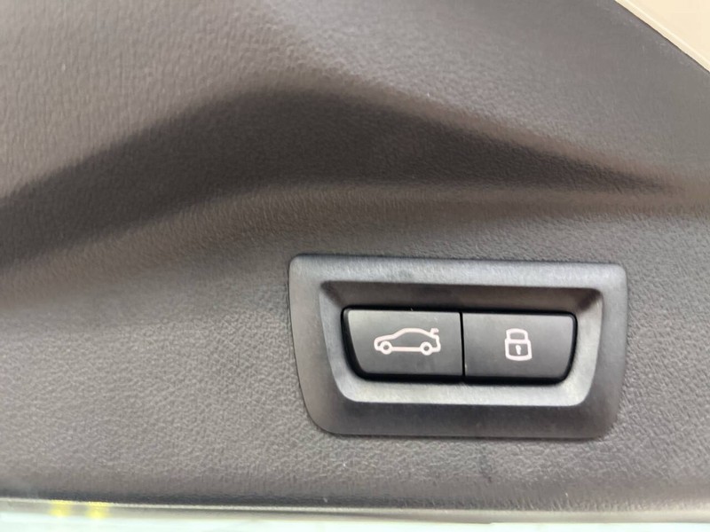 BMW X7 Vehicle Image 28