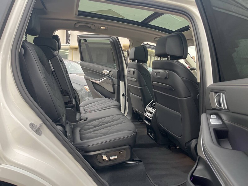 BMW X7 Vehicle Image 31