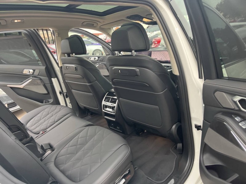BMW X7 Vehicle Image 33