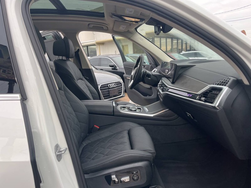 BMW X7 Vehicle Image 34