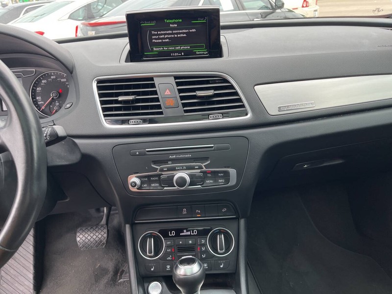 Audi Q3 Vehicle Image 10