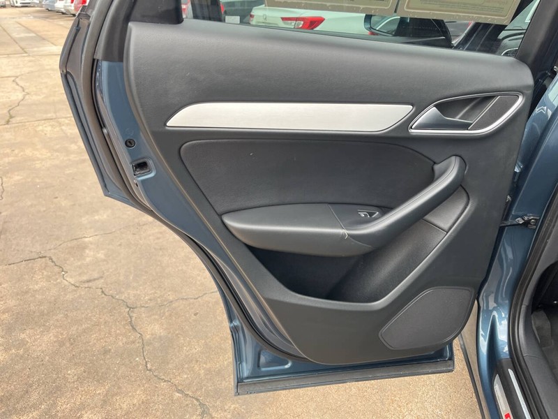 Audi Q3 Vehicle Image 13
