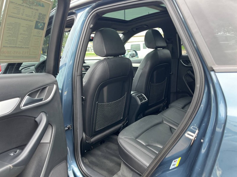 Audi Q3 Vehicle Image 14