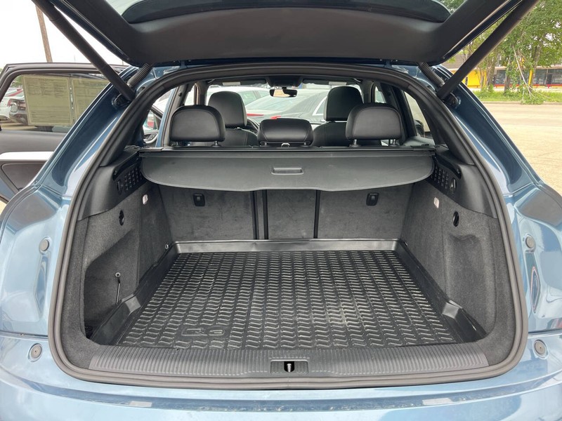 Audi Q3 Vehicle Image 16