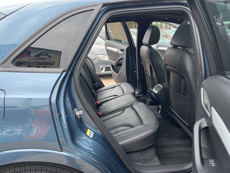 Audi Q3 Vehicle Image 18