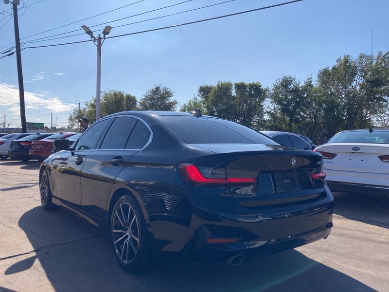 BMW 3 Series Vehicle Image 03