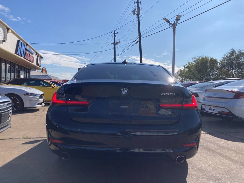 BMW 3 Series Vehicle Image 04