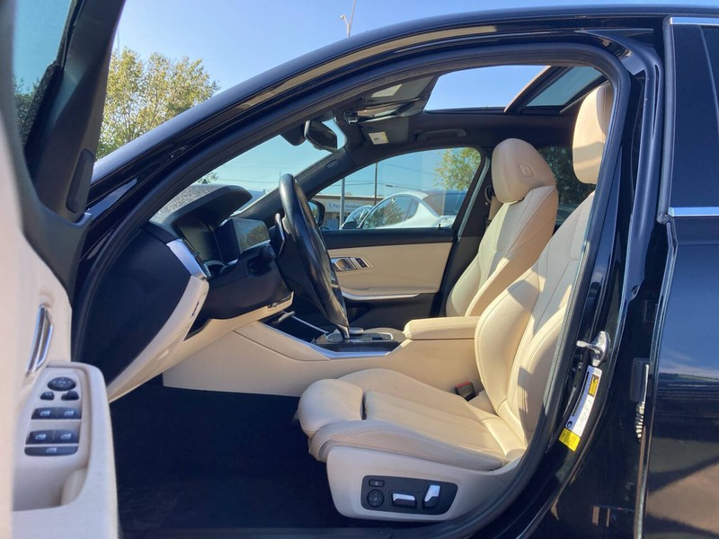 BMW 3 Series Vehicle Image 07