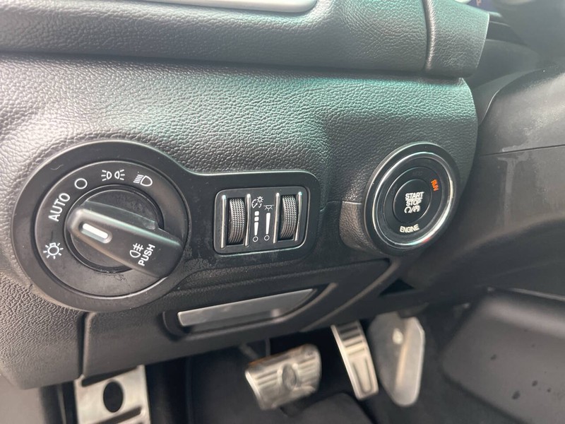 Maserati Ghibli Vehicle Image 10