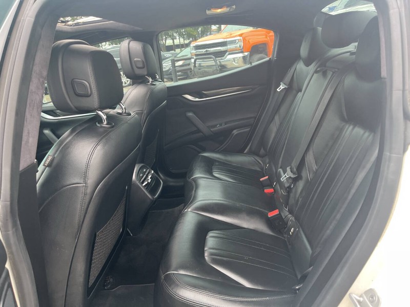 Maserati Ghibli Vehicle Image 18