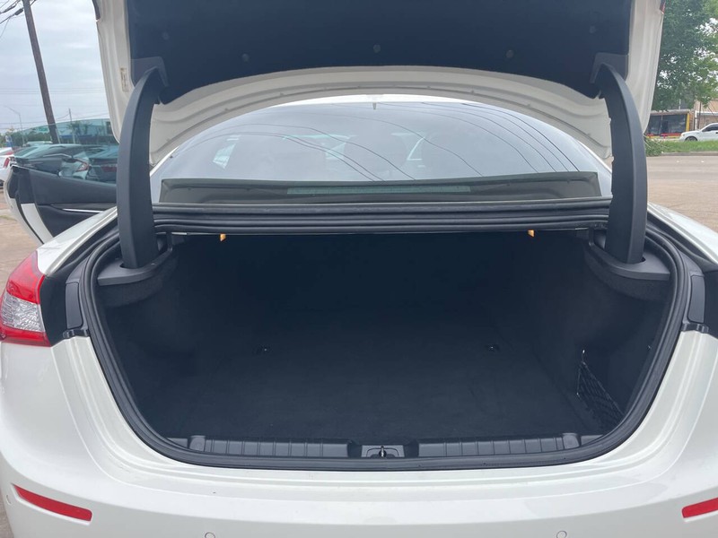 Maserati Ghibli Vehicle Image 19