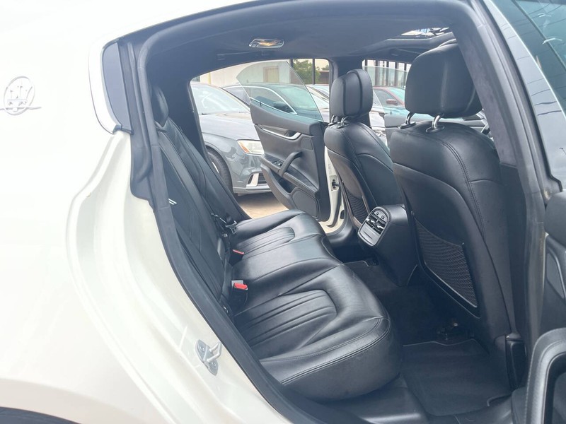 Maserati Ghibli Vehicle Image 21