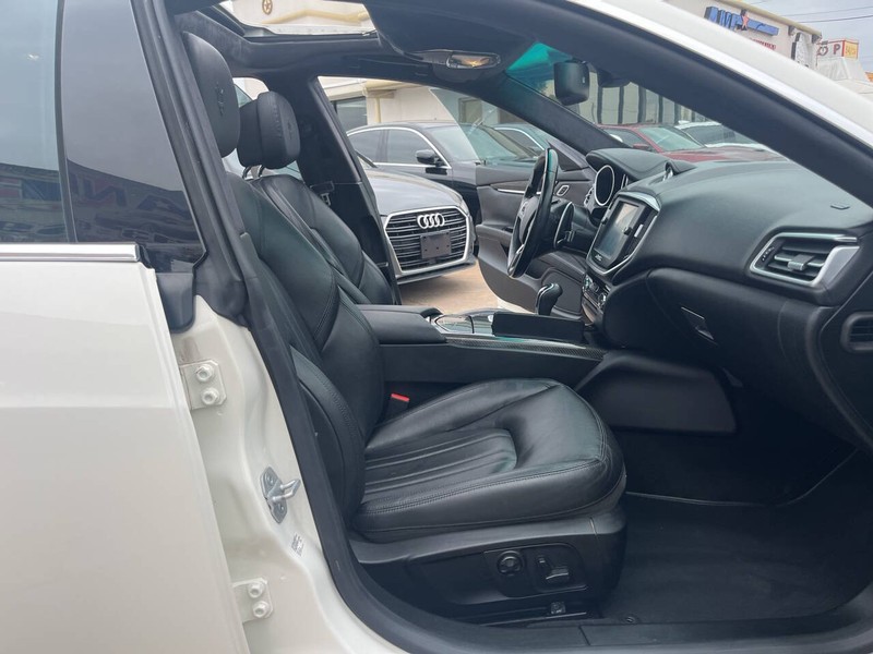 Maserati Ghibli Vehicle Image 22