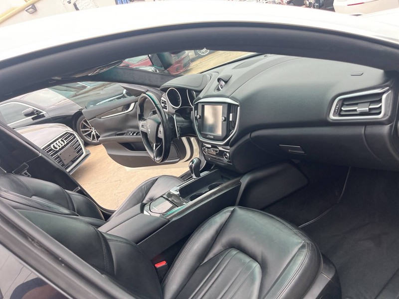 Maserati Ghibli Vehicle Image 23
