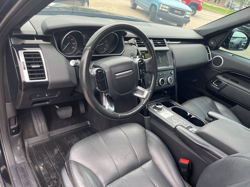 Land Rover Discovery Vehicle Image 09