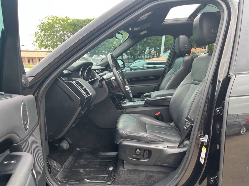 Land Rover Discovery Vehicle Image 10
