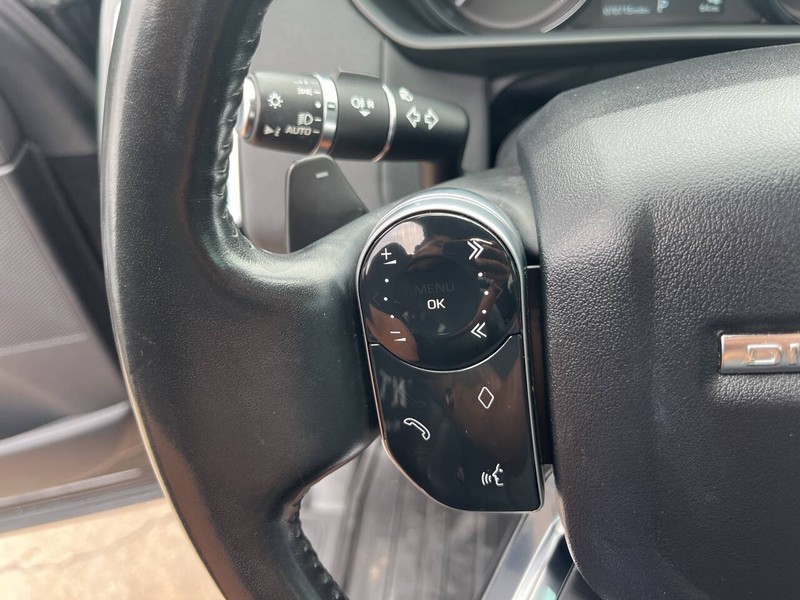 Land Rover Discovery Vehicle Image 12