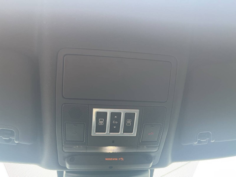 Land Rover Discovery Vehicle Image 18