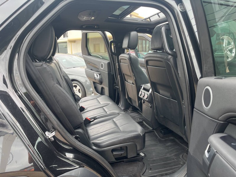 Land Rover Discovery Vehicle Image 28