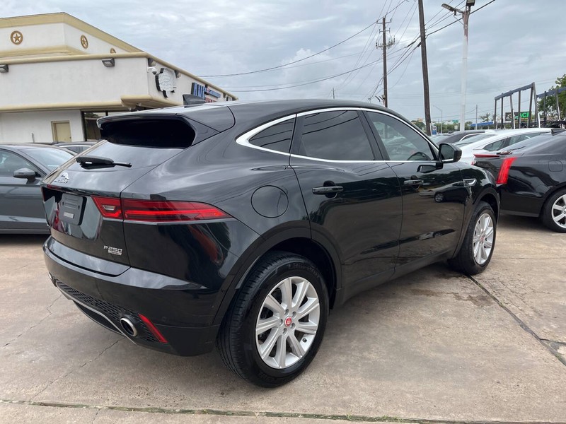 Jaguar E-PACE Vehicle Image 06
