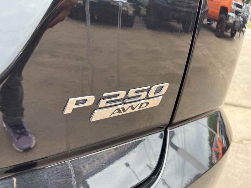 Jaguar E-PACE Vehicle Image 09