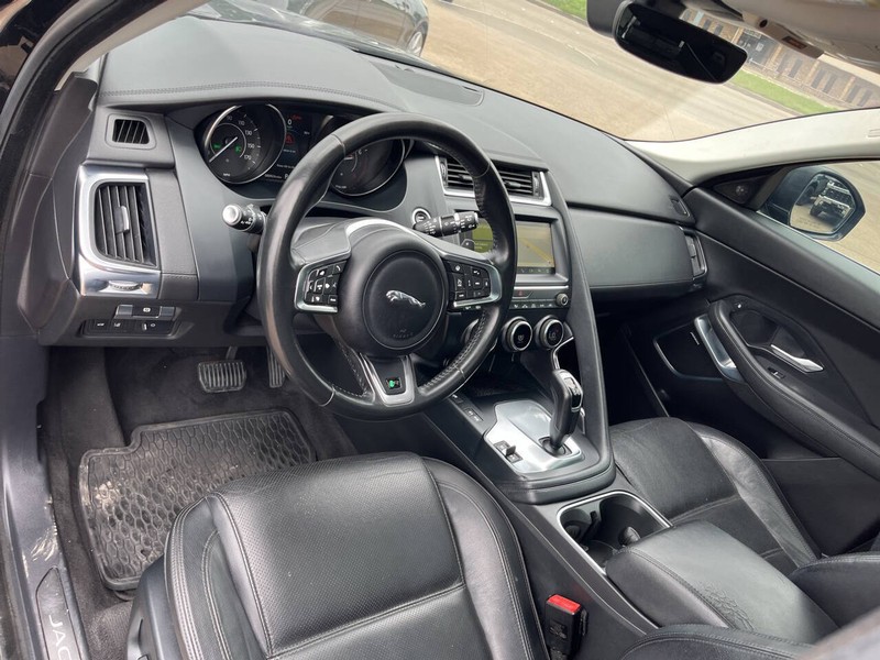 Jaguar E-PACE Vehicle Image 11