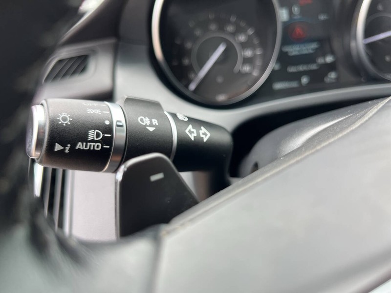 Jaguar E-PACE Vehicle Image 14