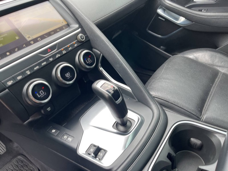 Jaguar E-PACE Vehicle Image 17