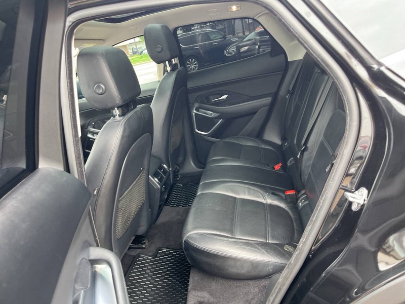 Jaguar E-PACE Vehicle Image 22