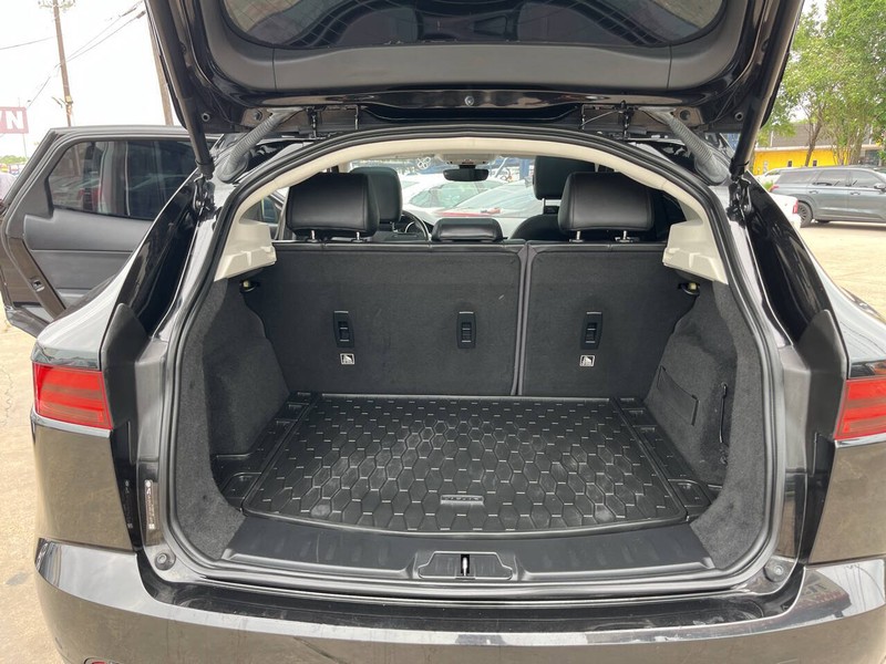 Jaguar E-PACE Vehicle Image 23