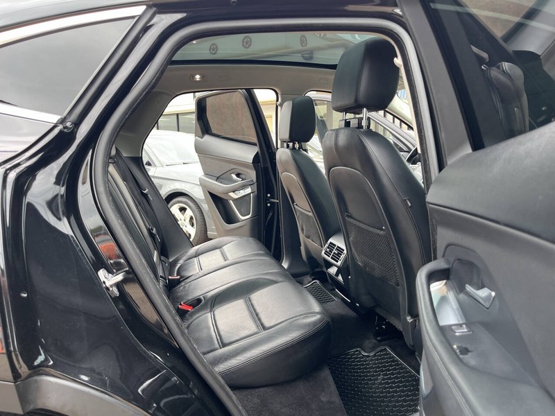 Jaguar E-PACE Vehicle Image 25