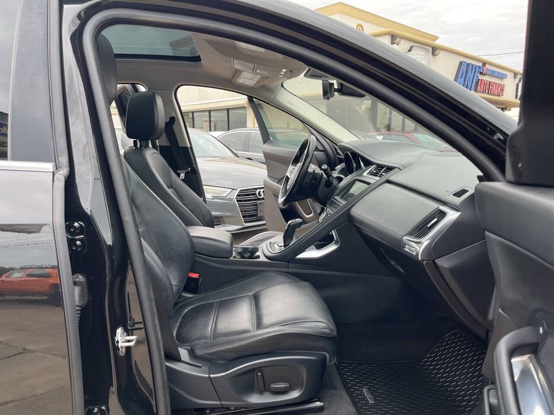 Jaguar E-PACE Vehicle Image 26
