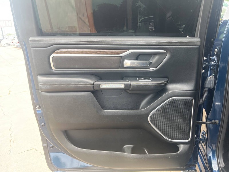 Ram 1500 Vehicle Image 16