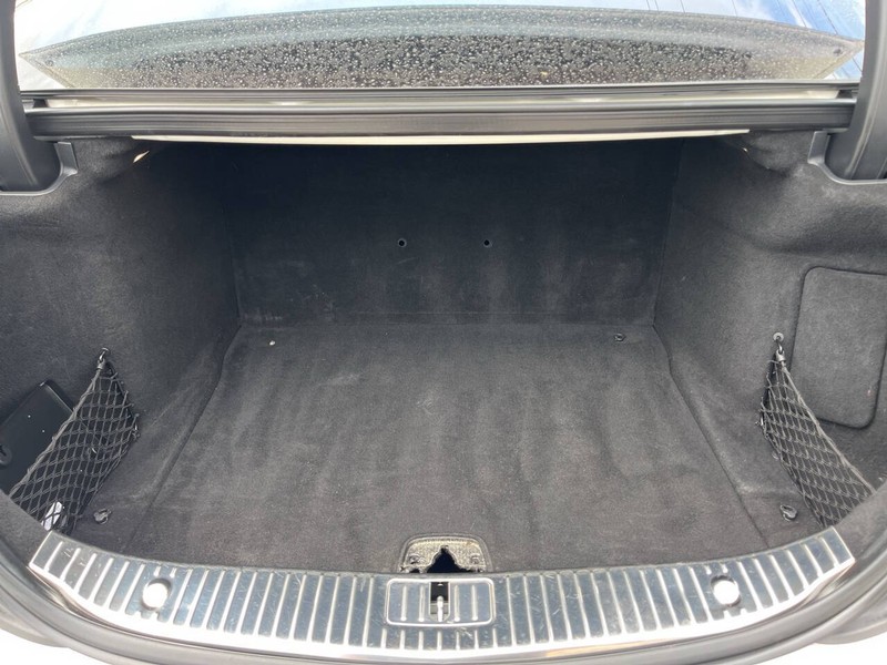 Mercedes-Benz S-Class Vehicle Image 09