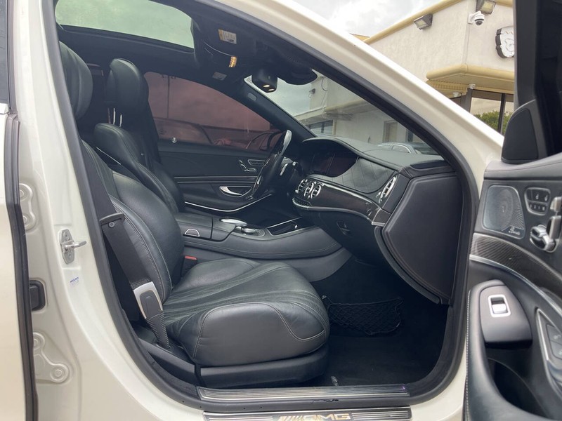 Mercedes-Benz S-Class Vehicle Image 11