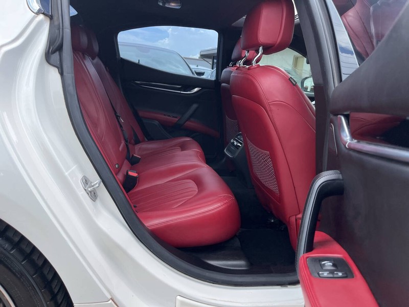 Maserati Ghibli Vehicle Image 09